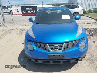2011 Nissan Juke SL with VIN JN8AF5MV6BT015680, listed as a IAAI auction lot 42059259 with 105,704 mi miles. Bid and sale history available at carsss.com. Image 15.