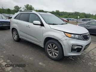2013 Kia Sorento SX with VIN 5XYKWDA27DG364852, listed as a Copart auction lot 60194635 with 146,829 mi miles and Salvage title. Bid and sale history available at DreamBid. Image 4.