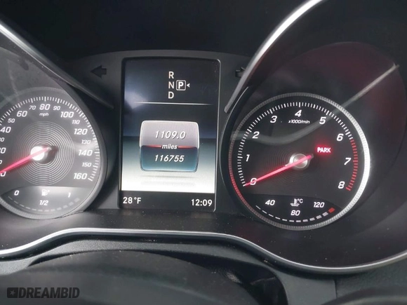 2015 Mercedes-Benz C-Class C 300 Luxury with VIN 55SWF4KB5FU092617, listed as a IAAI auction lot 41245973 with 116,755 mi miles. Bid and sale history available at carsss.com. Image 7.