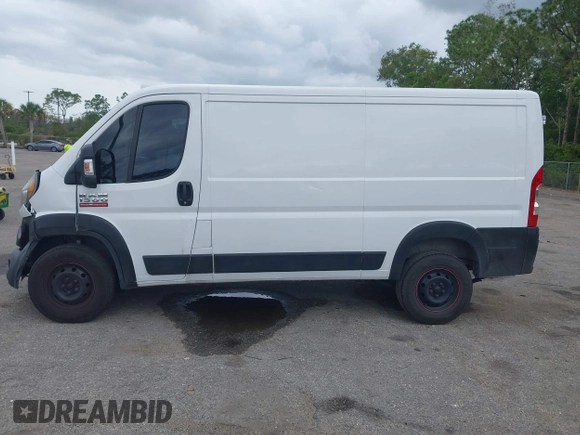 2017 Ram ProMaster Cargo z VIN 3C6TRVAG9HE546267, wystawiony jako IAAI lot #42180933 z przebiegiem 78 805 mil mil oraz . Historia ofert i sprzedaży dostępna na DreamBid. Obrazek 15.