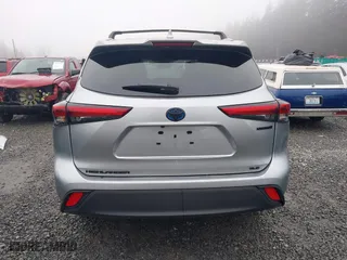 2023 Toyota Highlander Hybrid XLE with VIN 5TDKBRCH3PS118916, listed as a IAAI auction lot 41300848 with 23,981 mi miles. Bid and sale history available at carsss.com. Image 17.