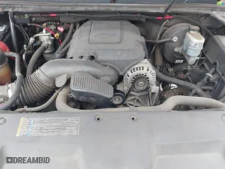 2008 Chevrolet Silverado 1500 Work Truck with VIN 1GCEC19C88Z241487, listed as a IAAI auction lot 41730878 with 275,983 mi miles. Bid and sale history available at carsss.com. Image 10.