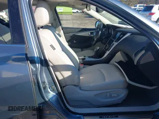 2020 Infiniti Q50 Luxe with VIN JN1EV7AP6LM201347, listed as a IAAI auction lot 41541566 with 29,697 mi miles and . Bid and sale history available at DreamBid. Image 5.