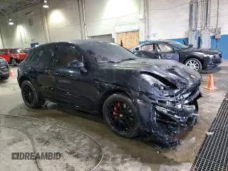 2018 Porsche Macan GTS with VIN WP1AG2A53JLB60541, listed as a Copart auction lot 46892845 with 60,951 mi miles and Clean Title. Bid and sale history available at DreamBid. Image 4.