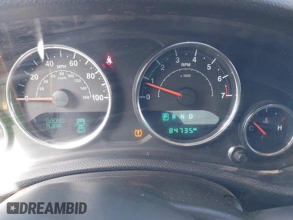2017 Jeep Wrangler Unlimited Sahara with VIN 1C4BJWEG7HL641347, listed as a IAAI auction lot 41833356 with 84,735 mi miles. Bid and sale history available at carsss.com. Image 7.