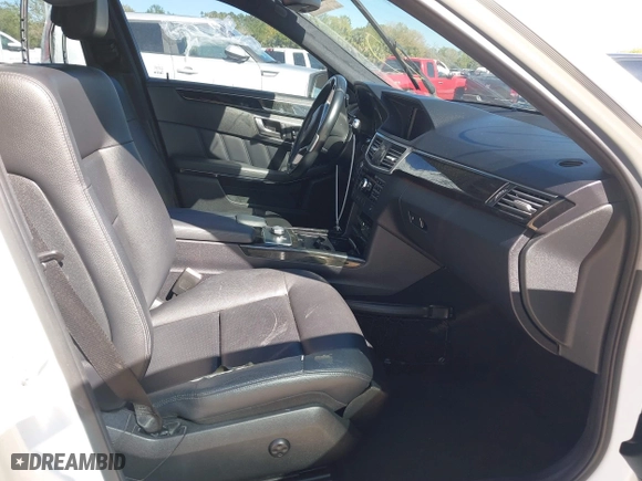 2013 Mercedes-Benz E-Class E 350 Luxury with VIN WDDHF8JB6DA680430, listed as a IAAI auction lot 41837189 with 83,492 mi miles. Bid and sale history available at carsss.com. Image 5.