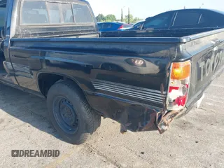 1987 Toyota Pickup with VIN JT4RN50R8H0277401, listed as a IAAI auction lot 42148719 with 239,923 mi miles and . Bid and sale history available at DreamBid. Image 6.