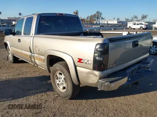 2002 Chevrolet Silverado 1500 LT with VIN 2GCEK19T721157549, listed as a IAAI auction lot 41636702 with 271,859 mi miles. Bid and sale history available at carsss.com. Image 3.