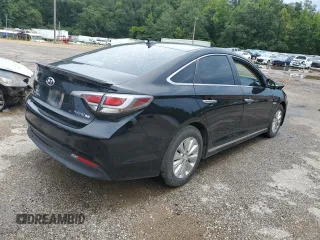 2017 Hyundai Sonata Hybrid SE with VIN KMHE24L19HA047623, listed as a Copart auction lot 62664743 with 162,433 mi miles. Bid and sale history available at carsss.com. Image 3.