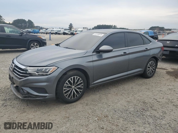 2021 Volkswagen Jetta S z VIN 3VWC57BUXMM004421, wystawiony jako Copart lot #81518974 z przebiegiem 98 518 mil mil oraz Szkoda całkowita • Salvage title. Historia ofert i sprzedaży dostępna na DreamBid. Obrazek 1.