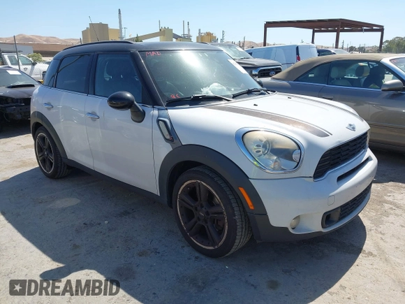 2011 MINI Countryman S z VIN WMWZC3C50BWM26002, wystawiony jako IAAI lot #42383758 z przebiegiem 188 443 mil mil oraz . Historia ofert i sprzedaży dostępna na DreamBid. Obrazek 1.