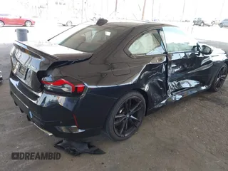 2022 BMW 2 Series M240i xDrive with VIN 3MW53CM02N8C51802, listed as a IAAI auction lot 42478351 with 16,695 mi miles and . Bid and sale history available at DreamBid. Image 4.