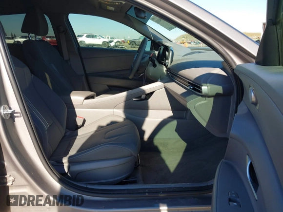 2023 Hyundai Elantra Blue z VIN KMHLM4AJ7PU059237, wystawiony jako IAAI lot #41394314 z przebiegiem 34 248 mil mil oraz . Historia ofert i sprzedaży dostępna na DreamBid. Obrazek 5.