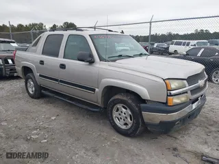 2006 Chevrolet Avalanche LT with VIN 3GNEC12Z96G238620, listed as a IAAI auction lot 41367706 with 1 mi miles. Bid and sale history available at carsss.com. Image 1.