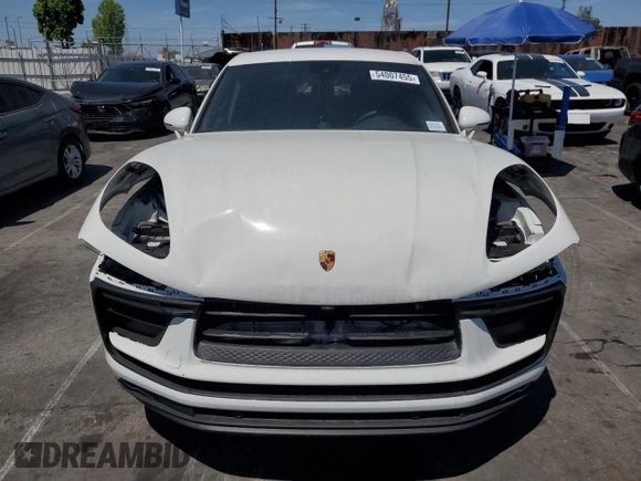 2025 Porsche Macan z VIN WP1AA2A58SLB01343, wystawiony jako Copart lot #54007455 z przebiegiem 1 415 mil mil oraz Szkoda całkowita • Salvage title. Historia ofert i sprzedaży dostępna na DreamBid. Obrazek 5.