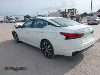 2020 Nissan Altima 2.5 SR with VIN 1N4BL4CVXLC125367, listed as a IAAI auction lot 39171677 with 65,248 mi miles. Bid and sale history available at carsss.com. Image 3.