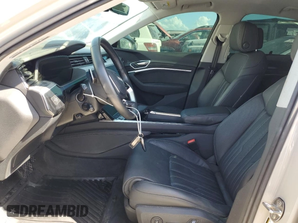 2021 Audi e-tron Sportback Prestige z VIN WA13AAGE8MB029865, wystawiony jako Copart lot #75906044 z przebiegiem Nie podano mil oraz Nie do naprawy. Historia ofert i sprzedaży dostępna na DreamBid. Obrazek 7.