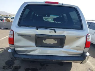 2001 Toyota 4Runner SR5 with VIN JT3GN86R410218081, listed as a IAAI auction lot 41692262 with 228,010 mi miles. Bid and sale history available at carsss.com. Image 6.