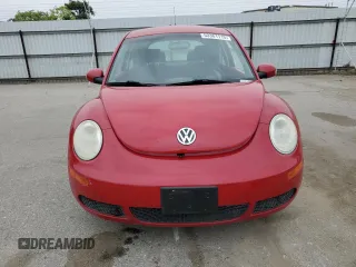 2010 Volkswagen New Beetle Coupe with VIN 3VWPG3AG9AM011291, listed as a Copart auction lot 53361115 with 105,432 mi miles and Salvage Title. Bid and sale history available at carsss.com. Image 5.