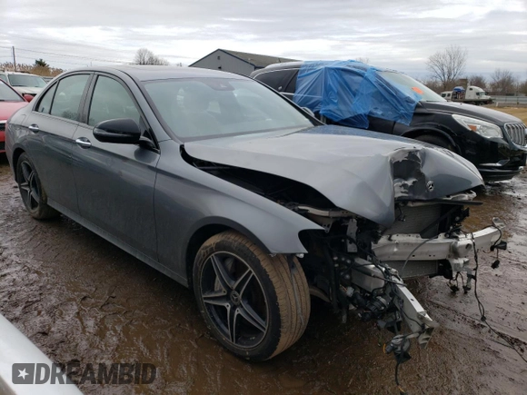 2018 Mercedes-Benz E-Class E 300 with VIN WDDZF4KBXJA449473, listed as a Copart auction lot 73218802 with 5,055 mi miles. Bid and sale history available at carsss.com. Image 4.