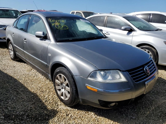 2003 Volkswagen Passat z VIN WVWPH23B03P338896, wystawiony jako Copart lot #74698014 z przebiegiem Nie podano mil oraz Nie do naprawy • Non repairable. Historia ofert i sprzedaży dostępna na DreamBid. Obrazek 4.