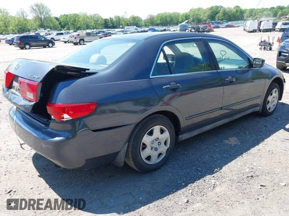 2005 Honda Accord LX z VIN 1HGCM56435A197273, wystawiony jako IAAI lot #42217376 z przebiegiem 301 204 mil mil oraz . Historia ofert i sprzedaży dostępna na DreamBid. Obrazek 4.