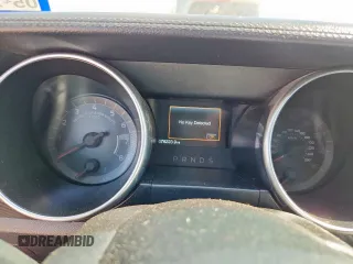 2019 Ford Mustang EcoBoost z VIN 1FA6P8TH7K5143139, wystawiony jako Copart lot #61650975 z przebiegiem 76 223 mil mil oraz Szkoda całkowita • Salvage title. Historia ofert i sprzedaży dostępna na DreamBid. Obrazek 9.