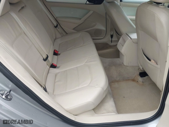 2012 Volkswagen Passat SE w/Sunroof with VIN 1VWBH7A36CC077412, listed as a IAAI auction lot 41651796 with 113,259 mi miles. Bid and sale history available at carsss.com. Image 8.