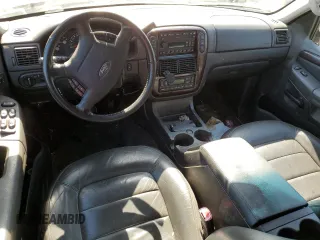 2005 Ford Explorer Limited с VIN 1FMDU75W25UA32889, выставлен на аукционе Copart как лот 51746005 с пробегом Не указан миль и Списание • Salvage title. История ставок и продаж доступна на DreamBid. Изображение 8.