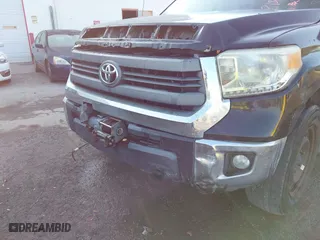 2014 Toyota Tundra 4WD Truck SR with VIN 5TFUW5F1XEX377799, listed as a IAAI auction lot 41889381 with 225,551 mi miles. Bid and sale history available at carsss.com. Image 18.