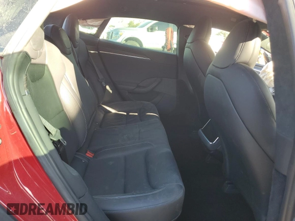 2021 Tesla Model S Plaid z VIN 5YJSA1E65MF435922, wystawiony jako Copart lot #77417854 z przebiegiem Nie podano mil oraz Szkoda całkowita • Salvage title. Historia ofert i sprzedaży dostępna na DreamBid. Obrazek 10.