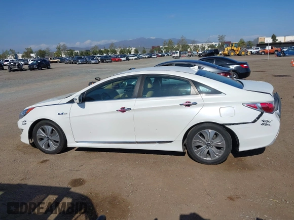 2013 Hyundai Sonata with VIN KMHEC4A49DA079878, listed as a IAAI auction lot 42153088 with 112,271 mi miles and . Bid and sale history available at carsss.com. Image 15.