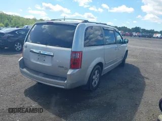 2009 Dodge Grand Caravan SXT z VIN 2D8HN541X9R663021, wystawiony jako IAAI lot #42202983 z przebiegiem 255 173 mil mil oraz . Historia ofert i sprzedaży dostępna na DreamBid. Obrazek 4.