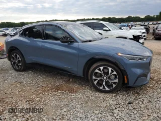 2023 Ford Mustang Mach-E Premium z VIN 3FMTK3SU5PMA87826, wystawiony jako Copart lot #55571575 z przebiegiem 15 618 mil mil oraz Szkoda całkowita • Salvage title. Historia ofert i sprzedaży dostępna na DreamBid. Obrazek 4.
