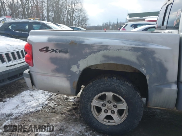 2006 Dodge Dakota SLT with VIN 1D7HW48K16S682999, listed as a IAAI auction lot 41303631 with 133,864 mi miles. Bid and sale history available at carsss.com. Image 12.