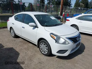 2015 Nissan Versa SV with VIN 3N1CN7AP6FL804076, listed as a IAAI auction lot 41970695 with 214,805 mi miles. Bid and sale history available at carsss.com. Image 1.