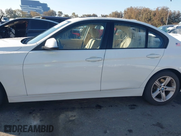 2013 BMW 3 Series 328i z VIN WBA3A5G51DNP22723, wystawiony jako IAAI lot #41723476 z przebiegiem 108 845 mil mil oraz . Historia ofert i sprzedaży dostępna na DreamBid. Obrazek 14.