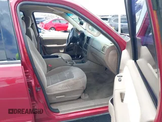 2005 Ford Explorer z VIN 1FMDU63K75ZA09251, wystawiony jako IAAI lot #42353306 z przebiegiem 178 694 mil mil oraz . Historia ofert i sprzedaży dostępna na DreamBid. Obrazek 5.