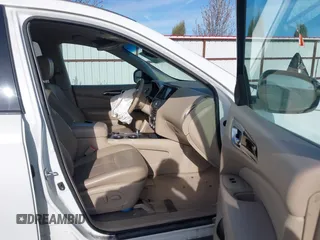 2014 Nissan Pathfinder Platinum Hybrid with VIN 5N1CR2MM6EC640419, listed as a IAAI auction lot 42003462 with 149,866 mi miles. Bid and sale history available at carsss.com. Image 5.