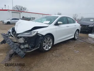 2015 Chrysler 200 Limited с VIN 1C3CCCABXFN588950, выставлен на аукционе IAAI как лот 42014371 с пробегом 152 928 миль миль и . История ставок и продаж доступна на DreamBid. Изображение 2.