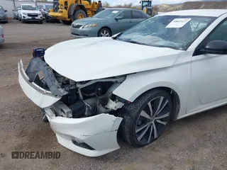 2020 Nissan Altima SR z VIN 1N4BL4CVXLC214582, wystawiony jako IAAI lot #40665527 z przebiegiem 90 224 mil mil oraz . Historia ofert i sprzedaży dostępna na DreamBid. Obrazek 17.