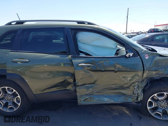 2021 Jeep Cherokee Trailhawk с VIN 1C4PJMBX9MD142777, выставлен на аукционе IAAI как лот 42363454 с пробегом 47 004 миль миль и . История ставок и продаж доступна на DreamBid. Изображение 6.