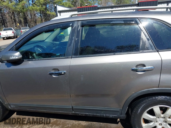 2012 Kia Sorento LX with VIN 5XYKT3A20CG188728, listed as a IAAI auction lot 41710733 with 141,109 mi miles. Bid and sale history available at carsss.com. Image 14.