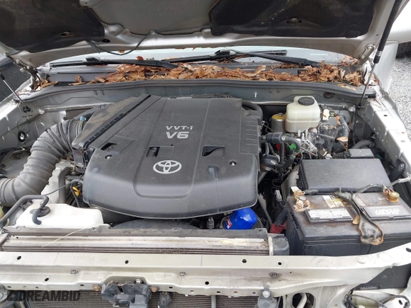 2005 Toyota 4Runner SR5 with VIN JTEZU14R050058848, listed as a IAAI auction lot 41764430 with 189,902 mi miles. Bid and sale history available at carsss.com. Image 10.
