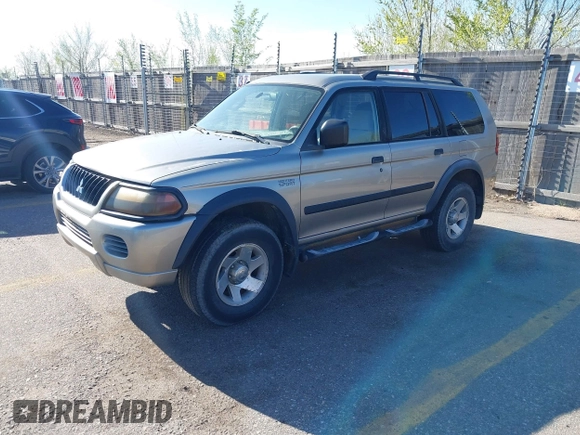 2003 Mitsubishi Montero Sport ES with VIN JA4MT21H93J046492, listed as a IAAI auction lot 42023037 with 181,406 mi miles. Bid and sale history available at carsss.com. Image 2.