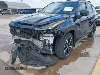 2022 Toyota Highlander XSE z VIN 5TDLZRAHXNS132750, wystawiony jako IAAI lot #42041166 z przebiegiem 39 793 mil mil oraz . Historia ofert i sprzedaży dostępna na DreamBid. Obrazek 6.