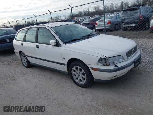 2000 Volvo V40 z VIN YV1VW2551YF540271, wystawiony jako IAAI lot #41660897 z przebiegiem 168 864 mil mil oraz . Historia ofert i sprzedaży dostępna na DreamBid. Obrazek 1.