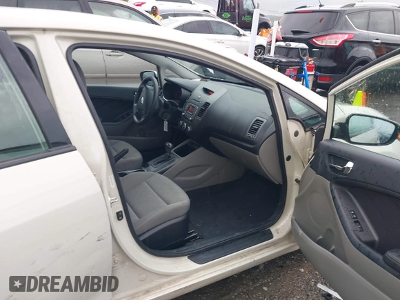 2015 Kia Forte LX with VIN KNAFK4A61F5374690, listed as a IAAI auction lot 42052849 with 47,034 mi miles. Bid and sale history available at carsss.com. Image 5.