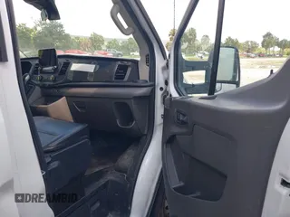 2020 Ford Transit с VIN 1FDBF6Z88LKA32248, выставлен на аукционе IAAI как лот 42589011 с пробегом Не указан миль и . История ставок и продаж доступна на DreamBid. Изображение 5.