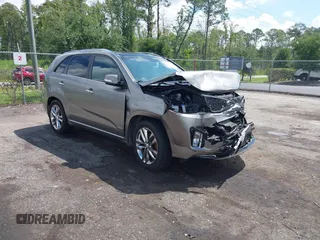 2015 Kia Sorento SX Limited z VIN 5XYKWDA77FG643149, wystawiony jako IAAI lot #42611978 z przebiegiem 90 059 mil mil oraz . Historia ofert i sprzedaży dostępna na DreamBid. Obrazek 1.